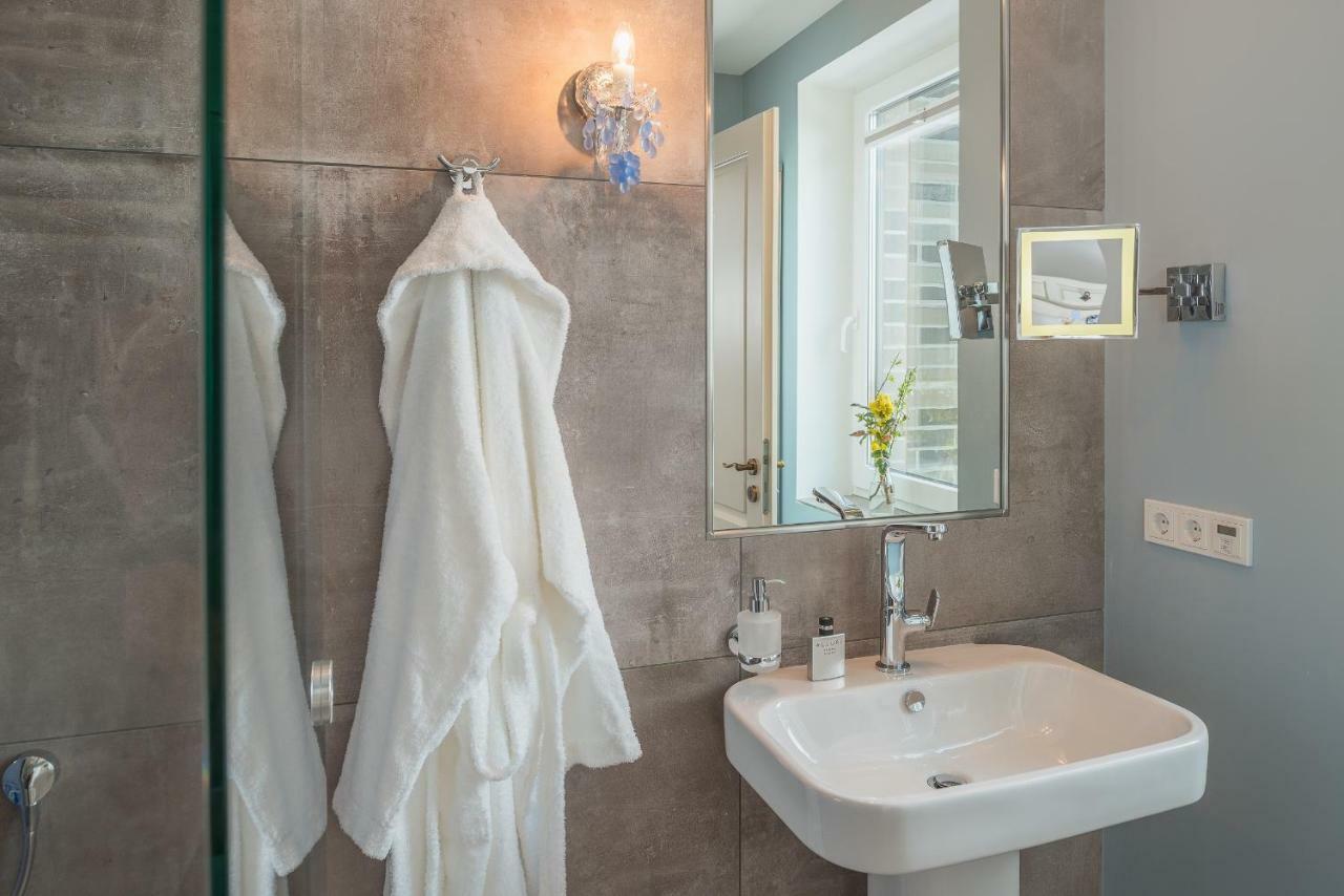 Villa Lotsenhaeuser Ruegen - Luxus Ferienhaus - 3 Schlafzimmer - Sauna - Dachterrasse Mit Boddenblick بريجا المظهر الخارجي الصورة
